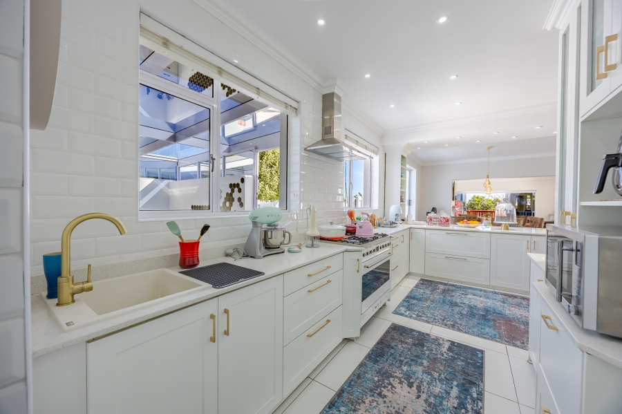 5 Bedroom Property for Sale in Milnerton Central Western Cape